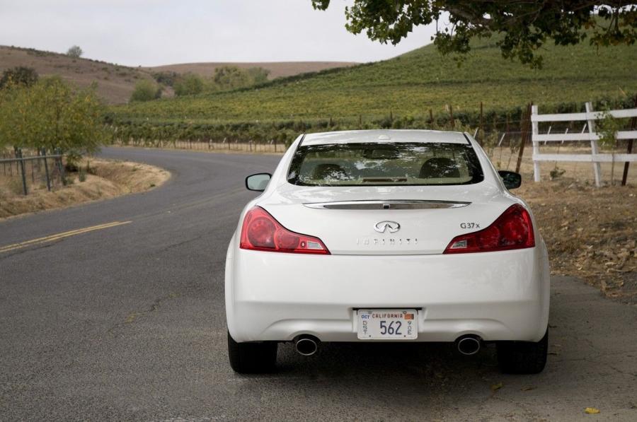  Infiniti G37x Coupe 2009 года  (фото 3 из 16)